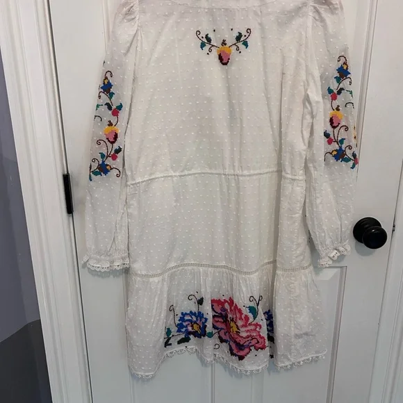 Farm Rio Embroidered White Boho Tunic Dress with Colorful Parrot Motifs small - Picture 7 of 7